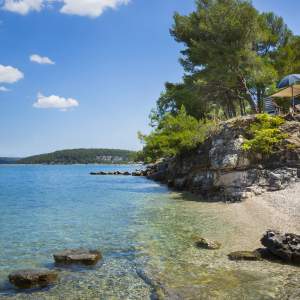 Beaches in Tarska Cove